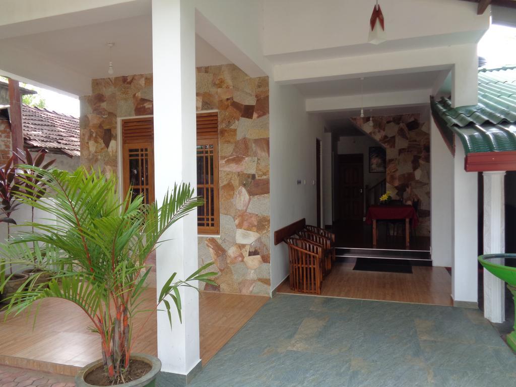 Canal Side Guest House Polonnaruwa Exterior photo