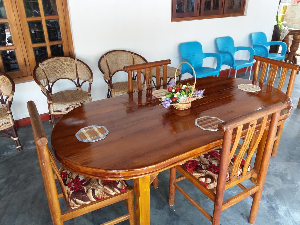 Canal Side Guest House Polonnaruwa Exterior photo