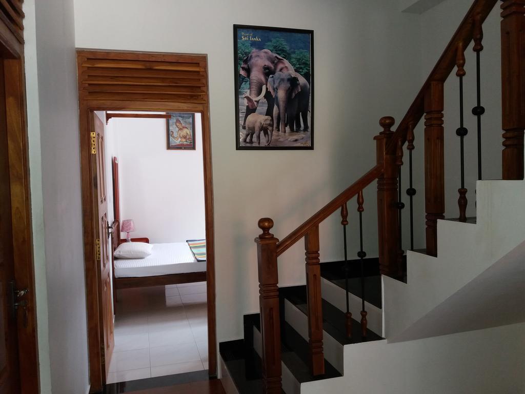 Canal Side Guest House Polonnaruwa Exterior photo