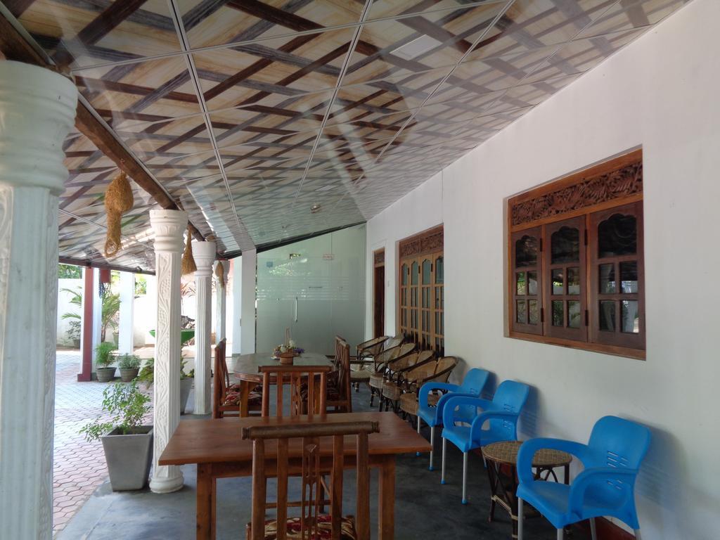 Canal Side Guest House Polonnaruwa Exterior photo
