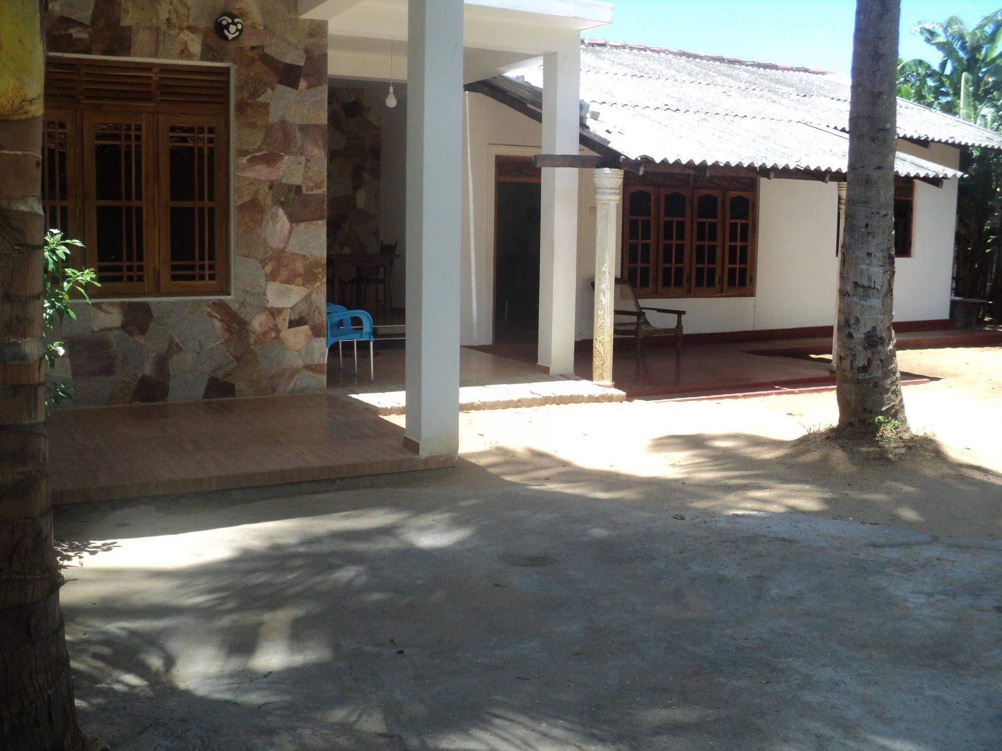 Canal Side Guest House Polonnaruwa Exterior photo