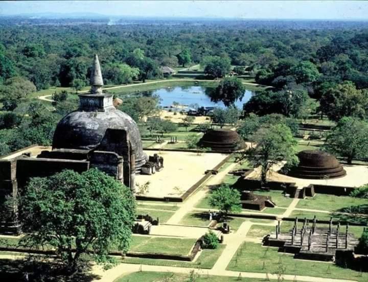 Canal Side Guest House Polonnaruwa Exterior photo